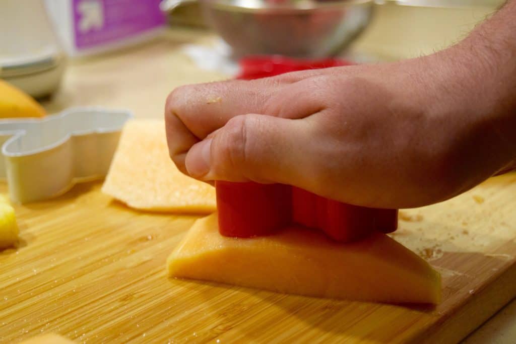 This is part recipe, part fun activity with your kiddo! Use bunny shaped cookie cutters to make a delicious and adorable fruit salad for spring or summer. 