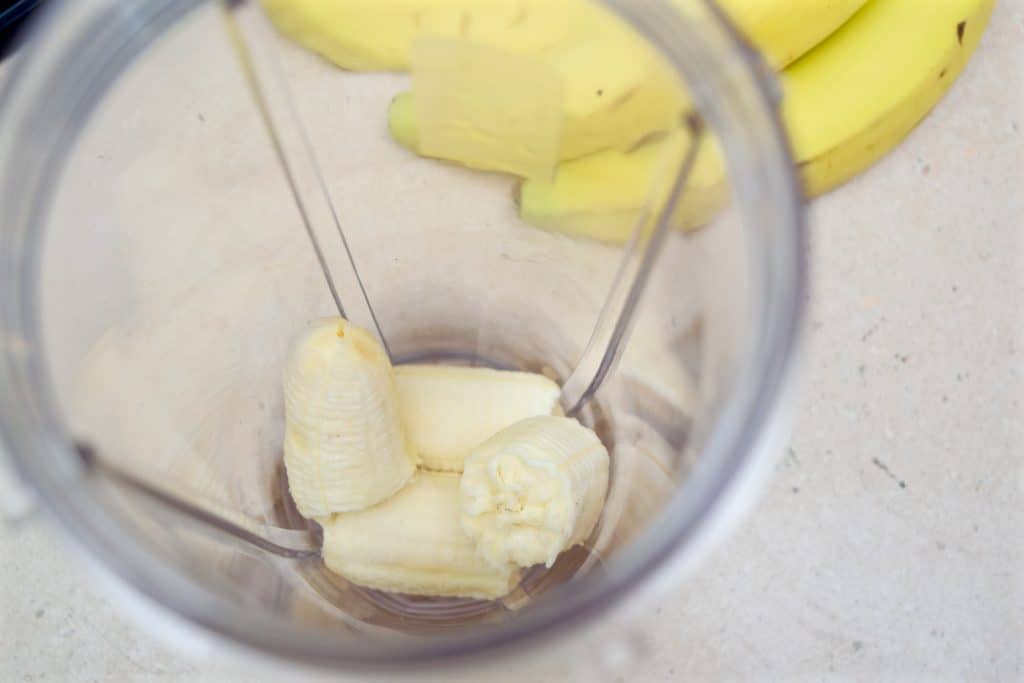 This French toast smoothie is absolutely delicious and super easy to make! We used milk and yogurt from a local farm in Columbus called Snowville Creamery. 