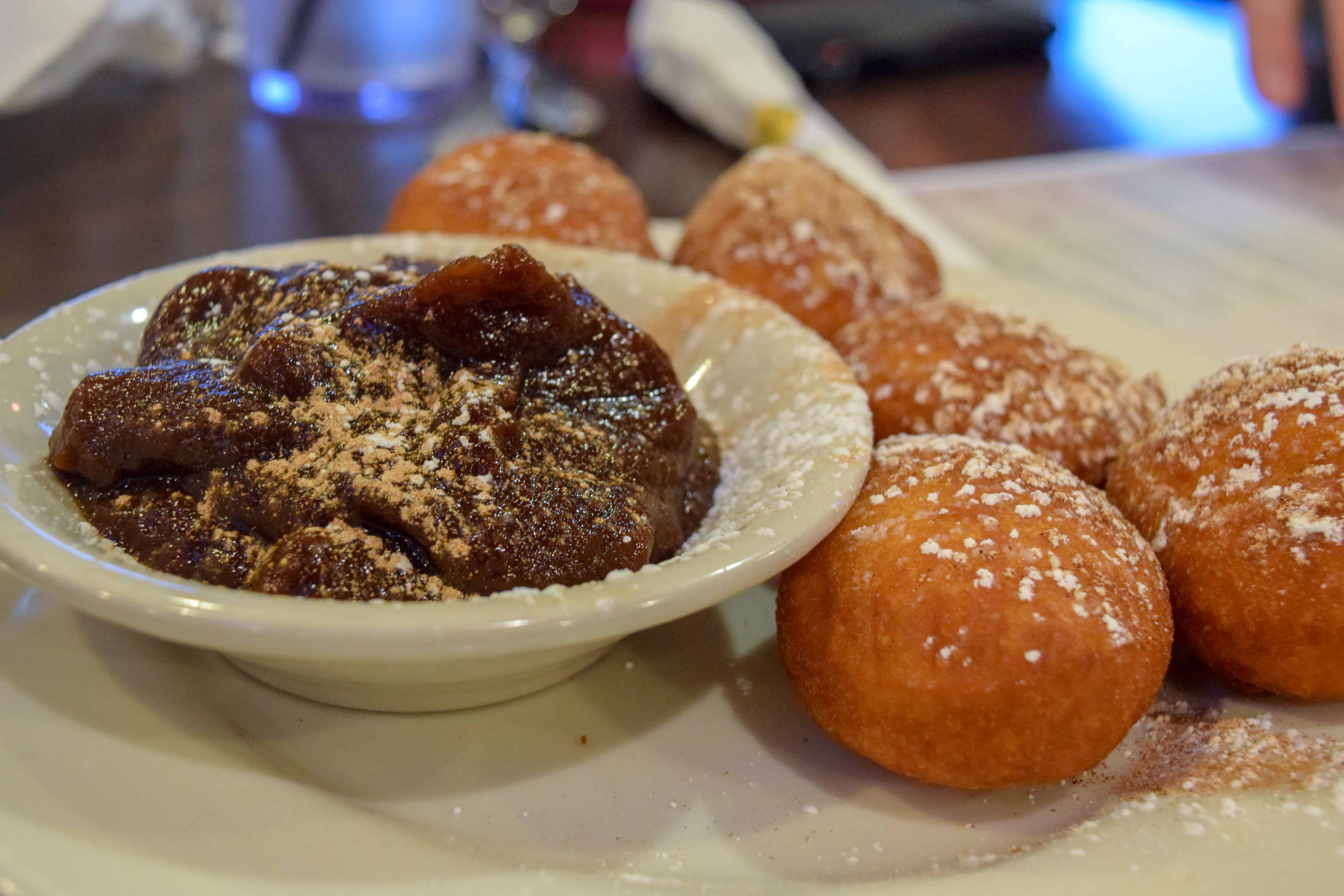 Indianapolis. This Lincoln Square Pancake House review tells you how it’s family friendly, what to get on the menu and all about their locations. We loved Lincoln Square Pancake House and can’t wait to visit again. 