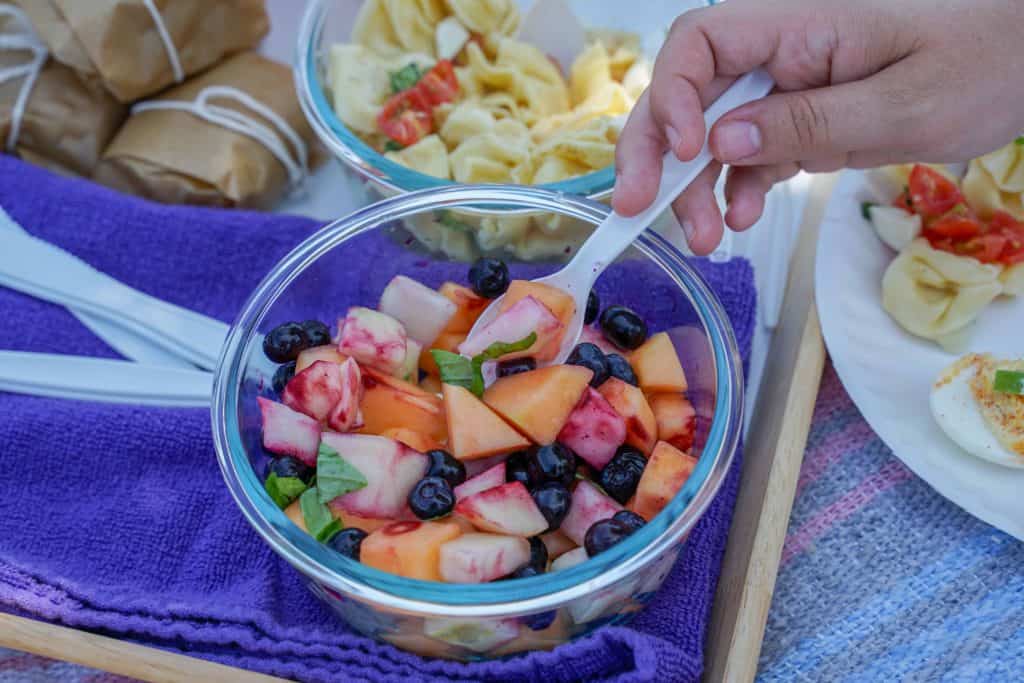 We love a good outdoor picnic and luckily we have some amazing spots in Columbus, Ohio! We are sharing the best picnic menu for your outdoor adventure. 