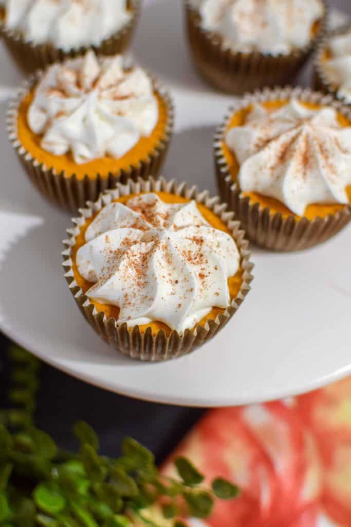 Mini Pumpkin Cheesecakes | Super Easy Pumpkin Recipe for #PumpkinWeek