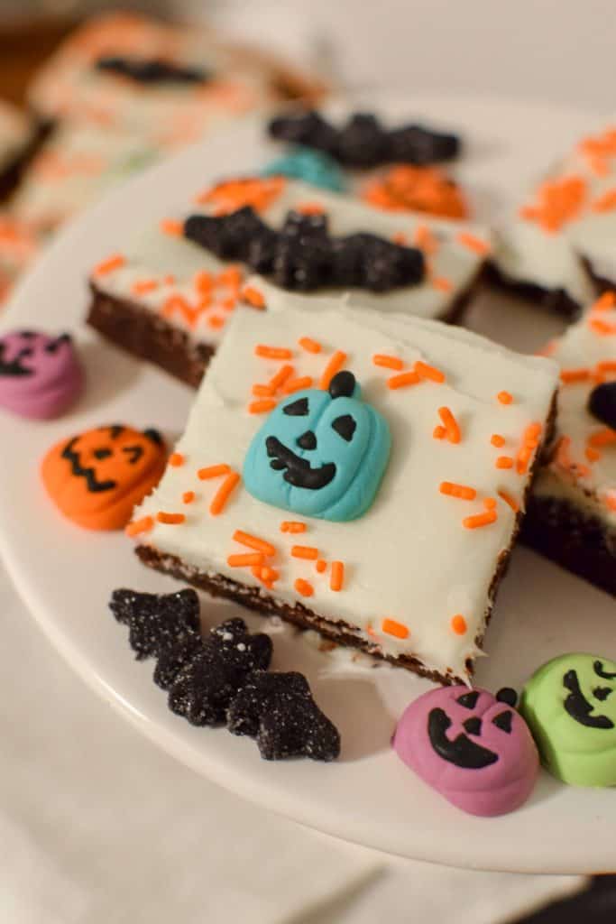 Spooky Sprinkled Brownies | Easy Halloween Treat #HalloweenTreatsWeek