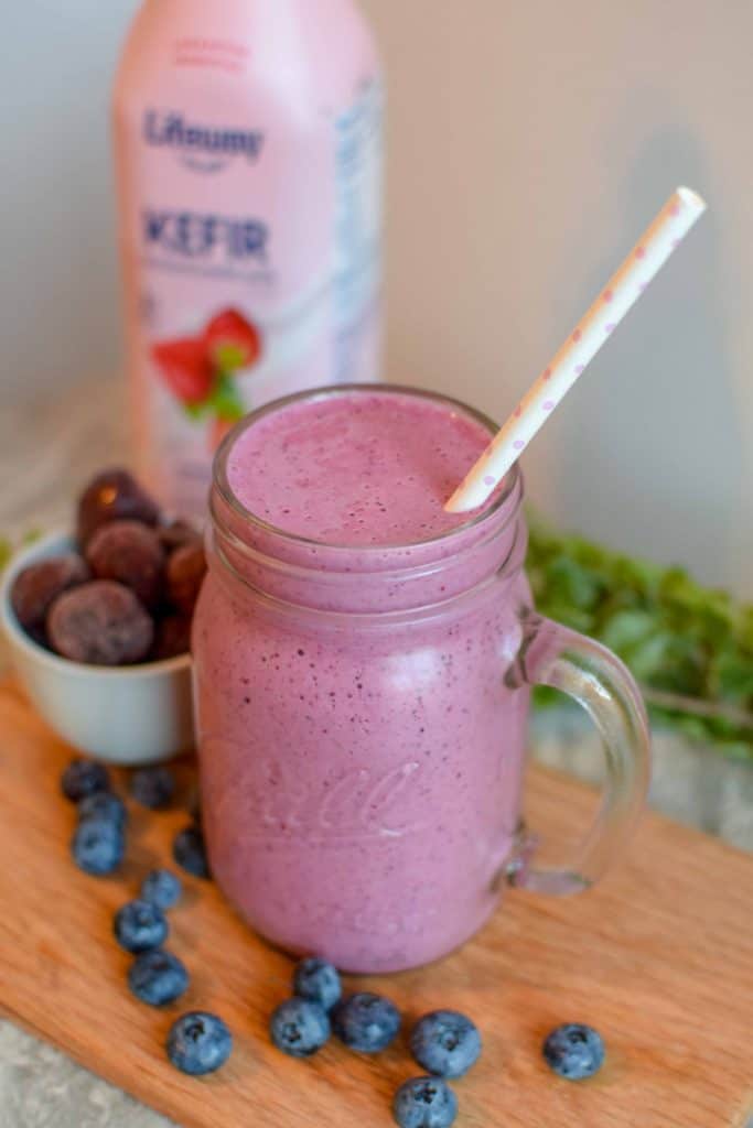 Berry-Kefir Smoothie