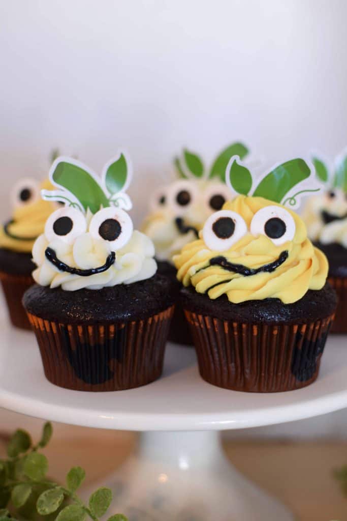 Pumpkin Patch Cupcakes | Super Moist Chocolate Cupcakes | Easy Buttercream Icing Decoration