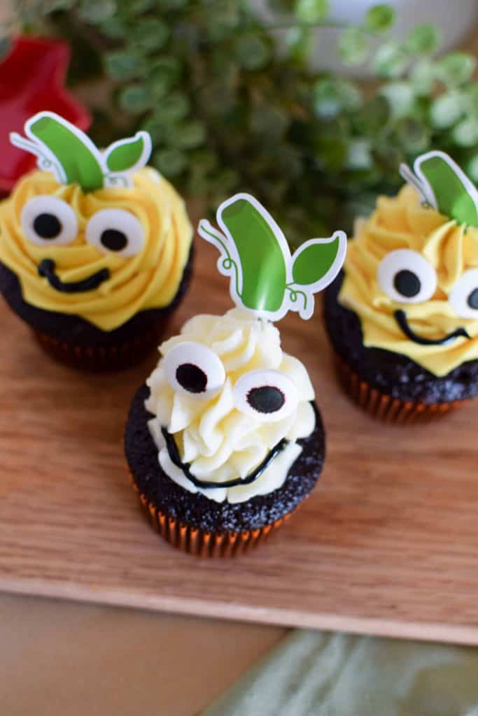 Pumpkin Patch Cupcakes | Super Moist Chocolate Cupcakes | Easy Buttercream Icing Decoration