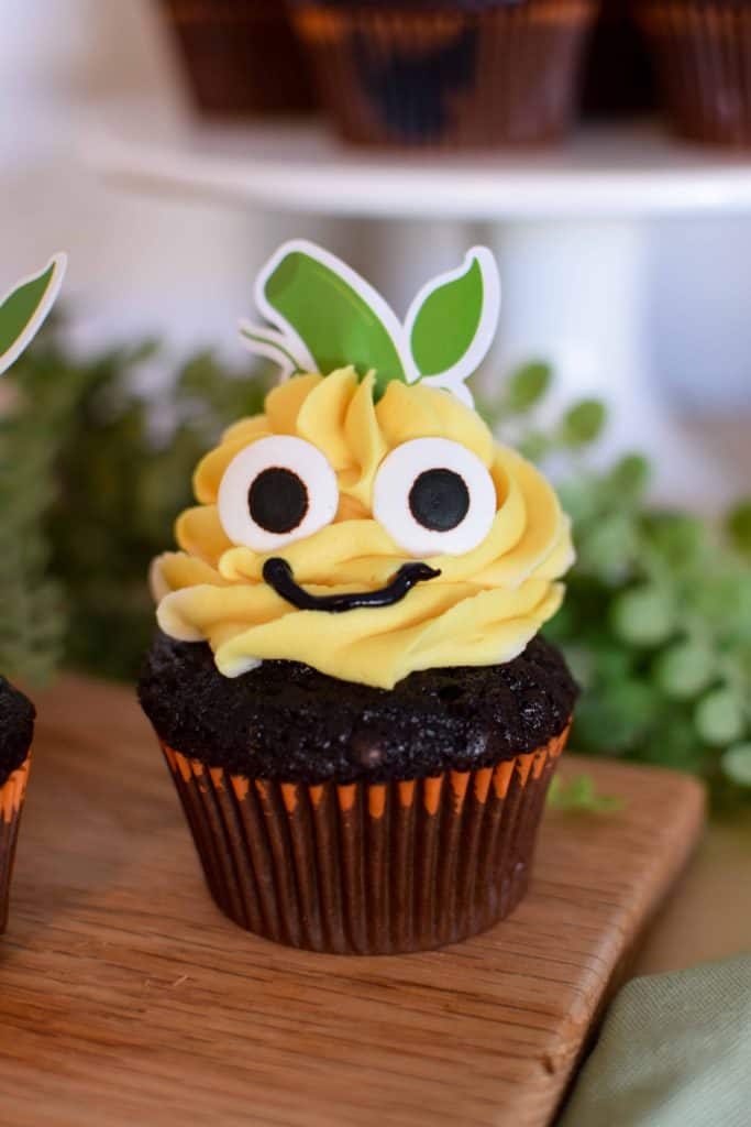Pumpkin Patch Cupcakes | Super Moist Chocolate Cupcakes | Easy Buttercream Icing Decoration