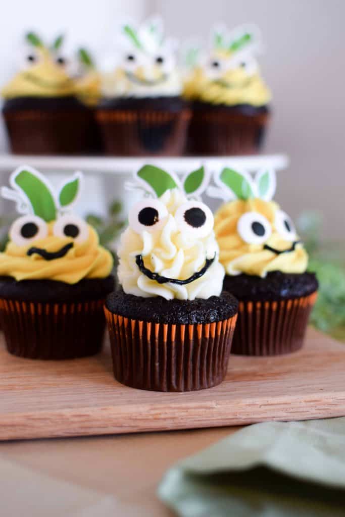 Pumpkin Patch Cupcakes | Super Moist Chocolate Cupcakes | Easy Buttercream Icing Decoration