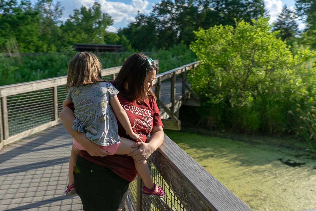 We love our Metro Parks in Columbus! Each has something beautiful and unique to offer. Inniswood Metro Park in Westerville is full of gorgeous trails, flowers, and an awesome kids area. Here are 5 fun spots you can't miss. 