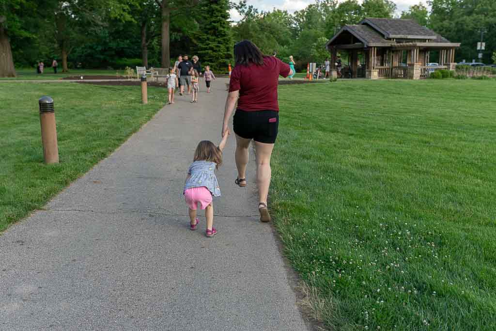 We love our Metro Parks in Columbus! Each has something beautiful and unique to offer. Inniswood Metro Park in Westerville is full of gorgeous trails, flowers, and an awesome kids area. Here are 5 fun spots you can't miss. 
