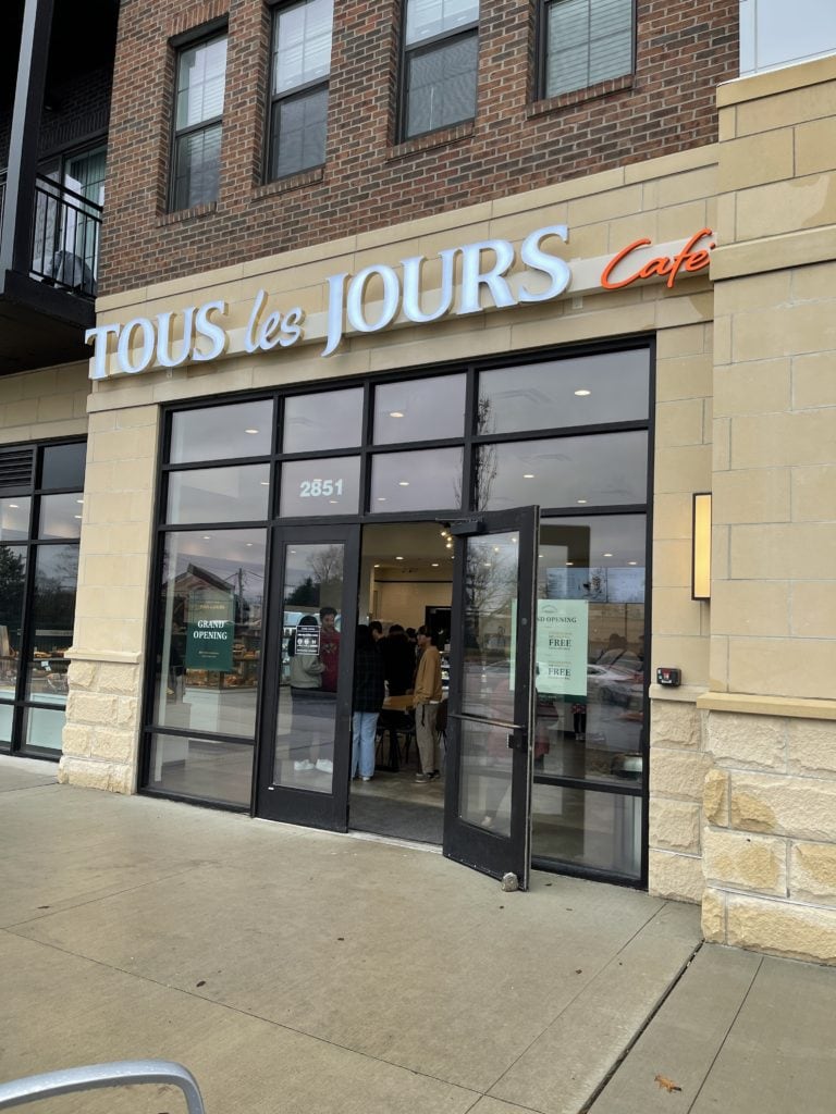The storefront and entrance to the first Tous les Jours bakery and cafe in Columbus, Ohio.